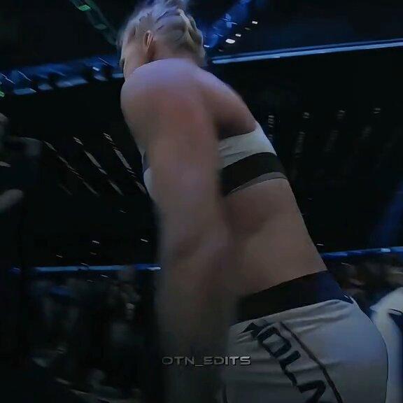 5) Holly Holm knocks out Ronda Rousey.jpg